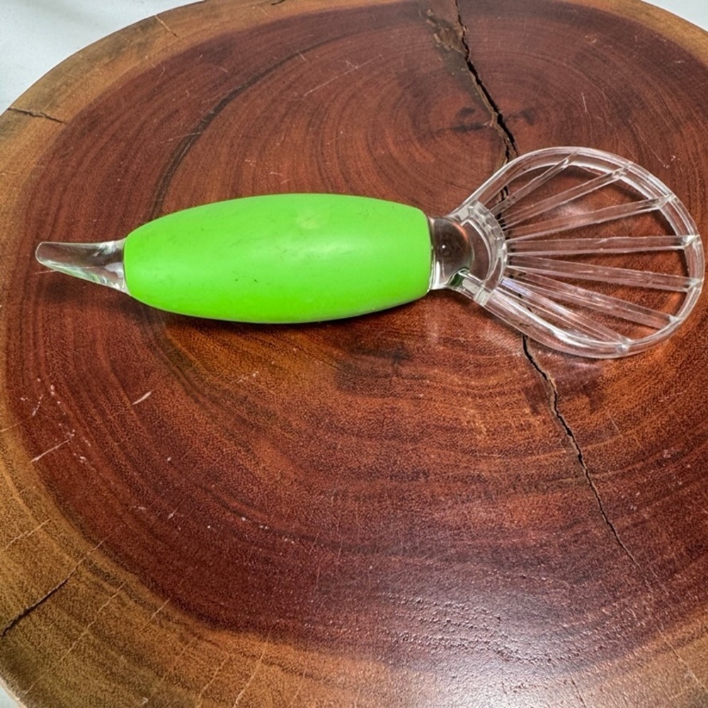 KitchenAid Avocado Slicer Tool Lime Green Handle 3-in-1 Slicer Scooper 135F